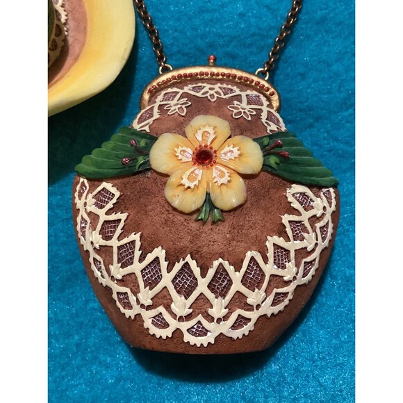 Willow Hall Age Of Elegance "The Duchess" Hat & Matching Purse Collectible - Picture 3 of 16